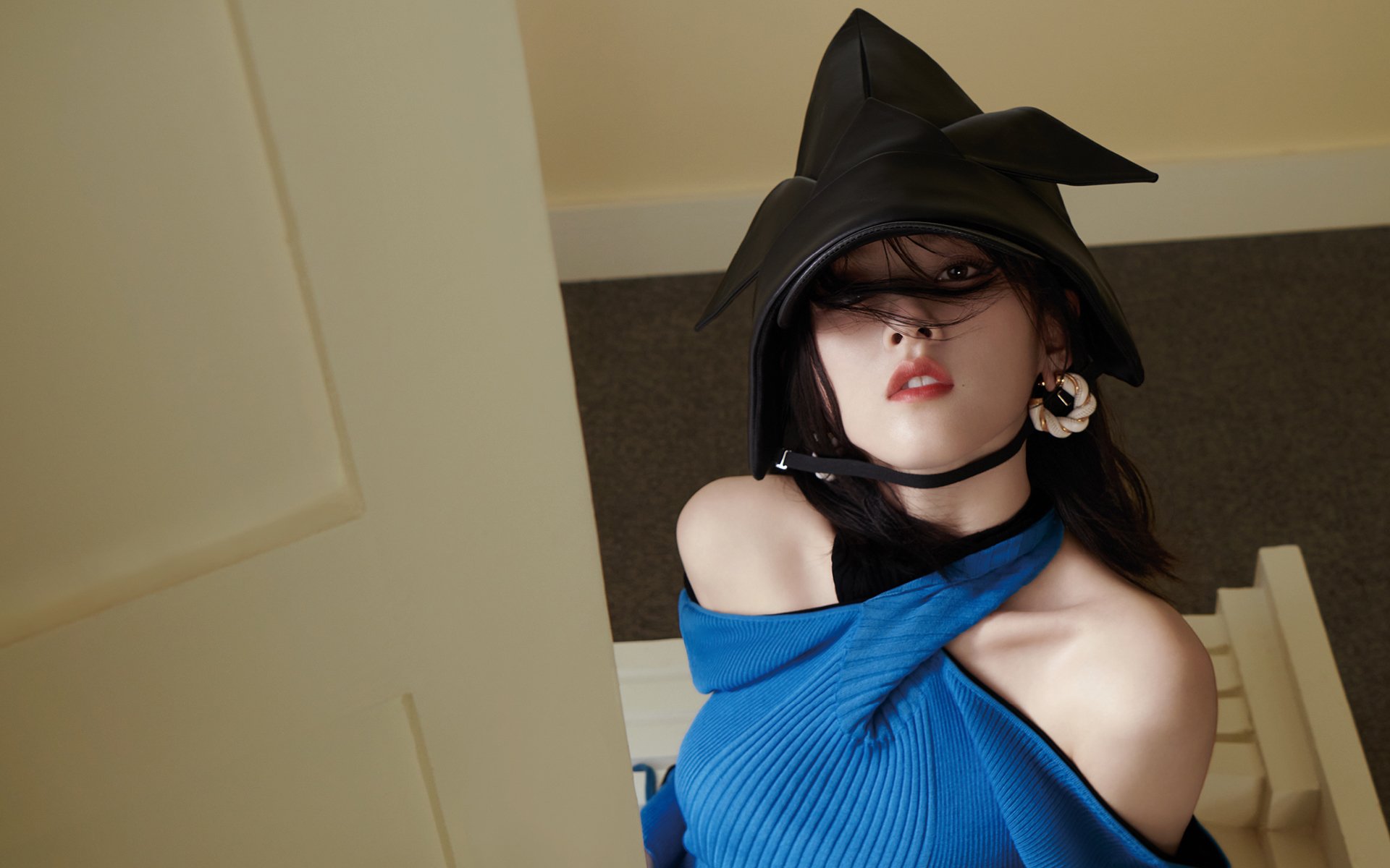 佛罗伦萨中前场穿插提升整体控球质量，佛罗伦萨中锋